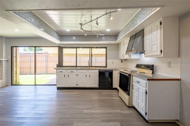 6108 Jennings Drive, The Colony, TX 75056