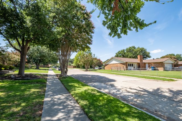 6108 Jennings Drive, The Colony, TX 75056