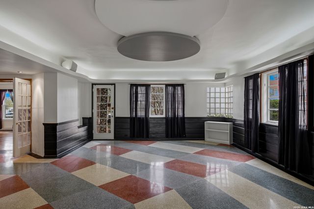 432 Mary Louise Dr, San Antonio, TX 78201