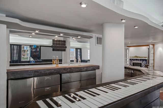 432 Mary Louise Dr, San Antonio, TX 78201