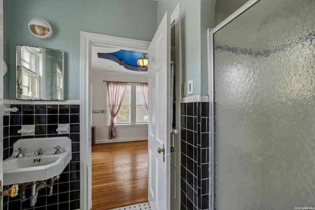 432 Mary Louise Dr, San Antonio, TX 78201