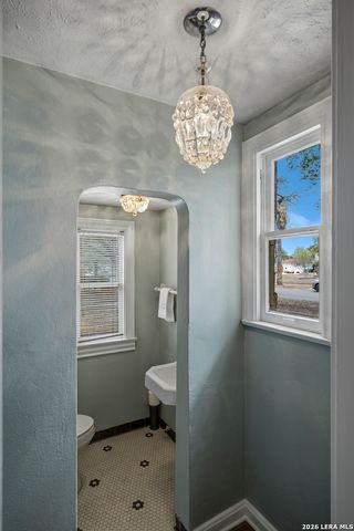 432 Mary Louise Dr, San Antonio, TX 78201