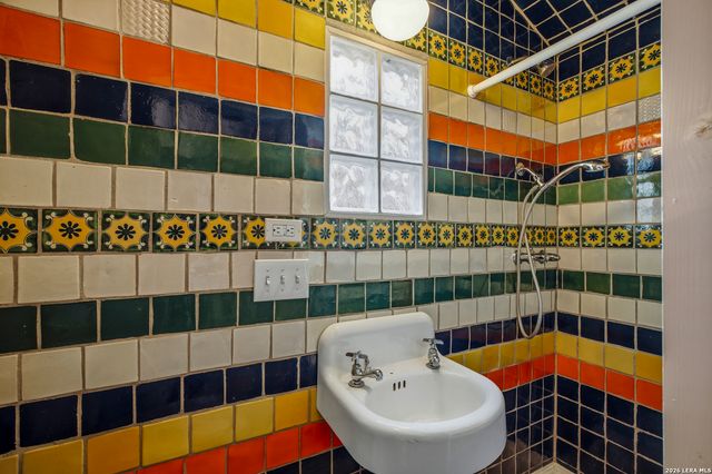 432 Mary Louise Dr, San Antonio, TX 78201