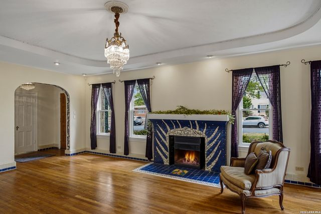 432 Mary Louise Dr, San Antonio, TX 78201