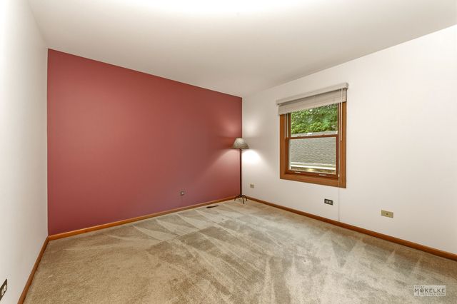 2340 Ridgewood Road, Lisle, IL 60532