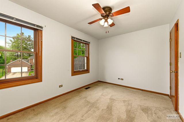 2340 Ridgewood Road, Lisle, IL 60532