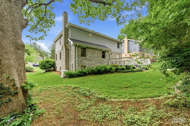 2340 Ridgewood Road, Lisle, IL 60532