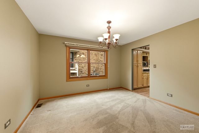 2340 Ridgewood Road, Lisle, IL 60532