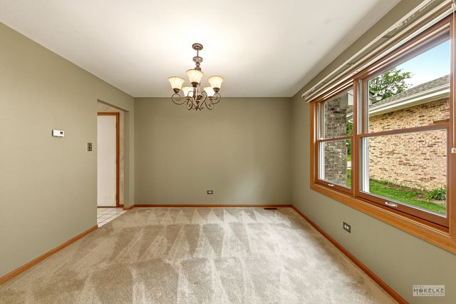 2340 Ridgewood Road, Lisle, IL 60532