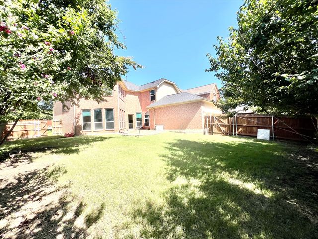 9704 Congressional Drive, Plano, TX 75025