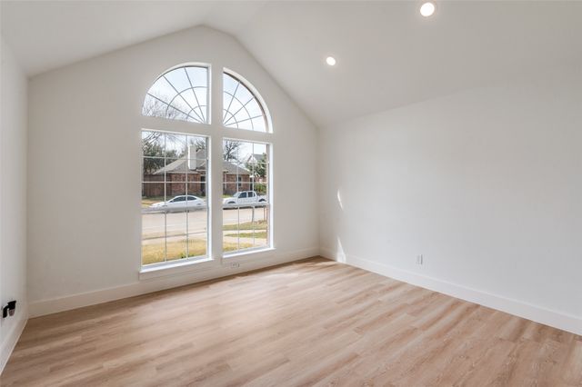 2207 Arbor Creek Drive, Carrollton, TX 75010