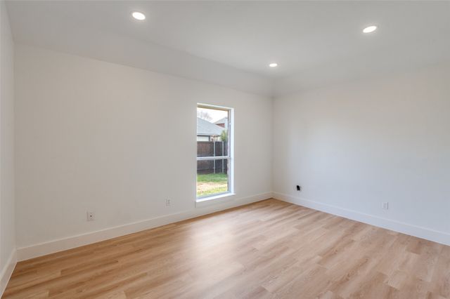 2207 Arbor Creek Drive, Carrollton, TX 75010