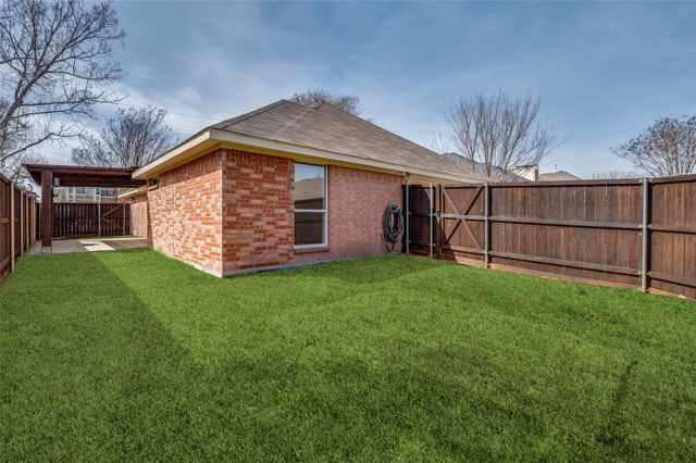 2207 Arbor Creek Drive, Carrollton, TX 75010