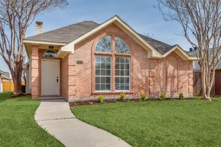 2207 Arbor Creek Drive, Carrollton, TX 75010