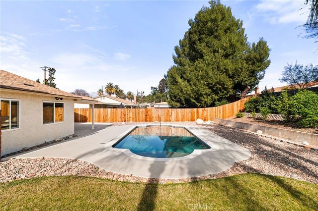 1029 W Clifton, Redlands, CA 92373