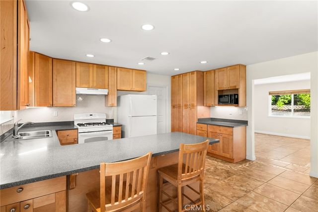 1029 W Clifton, Redlands, CA 92373