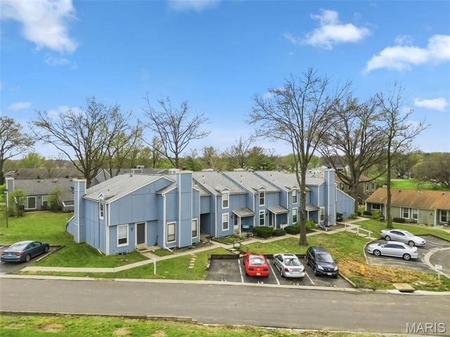 14 Lantern Lane, Lake St Louis, MO 63367