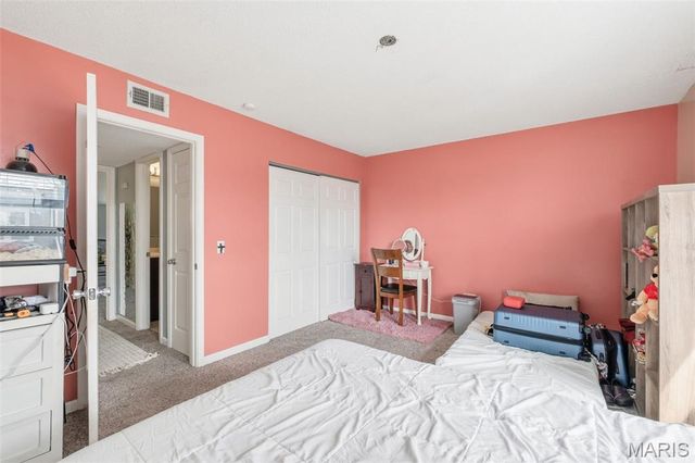 14 Lantern Lane, Lake St Louis, MO 63367