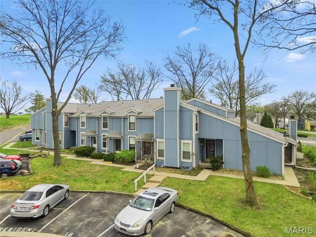14 Lantern Lane, Lake St Louis, MO 63367