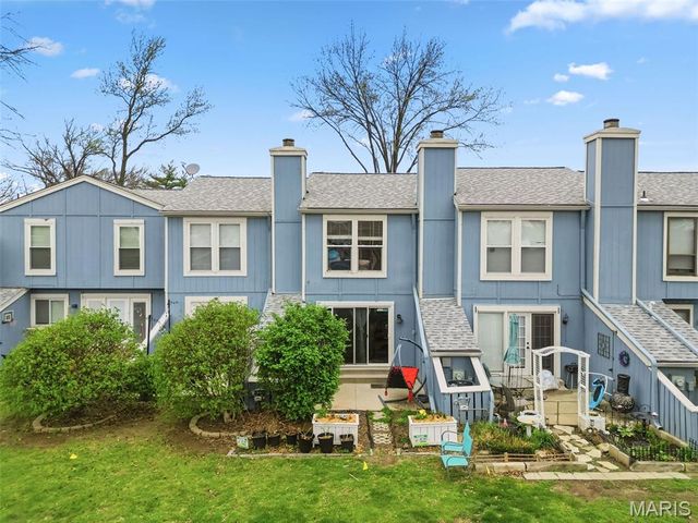 14 Lantern Lane, Lake St Louis, MO 63367