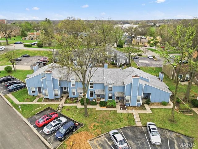 14 Lantern Lane, Lake St Louis, MO 63367