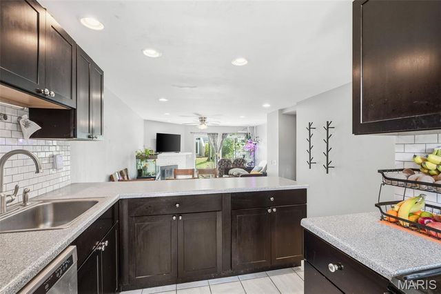 14 Lantern Lane, Lake St Louis, MO 63367