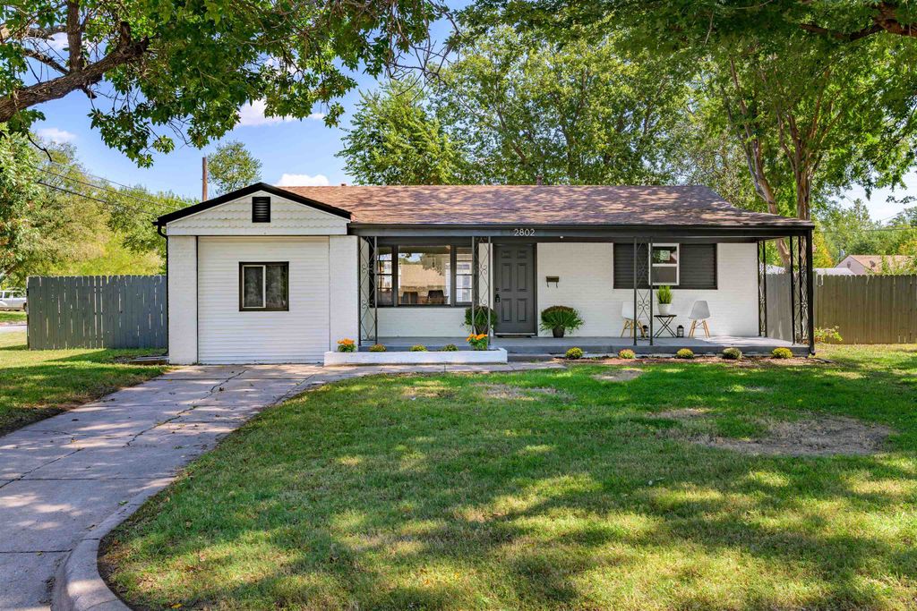 2802 S Laura Ave, Wichita, KS 67216