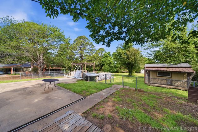 429 E 19th Street, Okmulgee, OK 74447