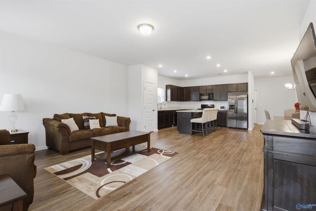 30107 Plantation Park Drive NW, Harvest, AL 35749