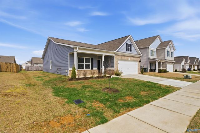 30107 Plantation Park Drive NW, Harvest, AL 35749