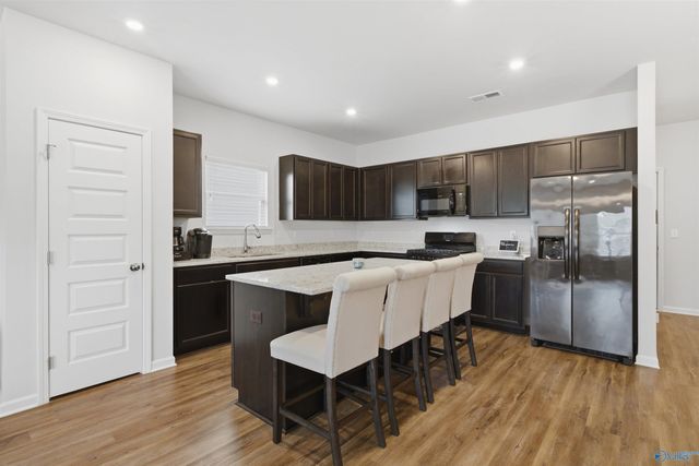 30107 Plantation Park Drive NW, Harvest, AL 35749