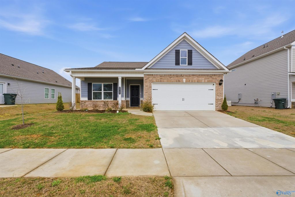 30107 Plantation Park Drive NW, Harvest, AL 35749