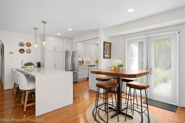 6485 Thurber Road, Bloomfield Hills, MI 48301