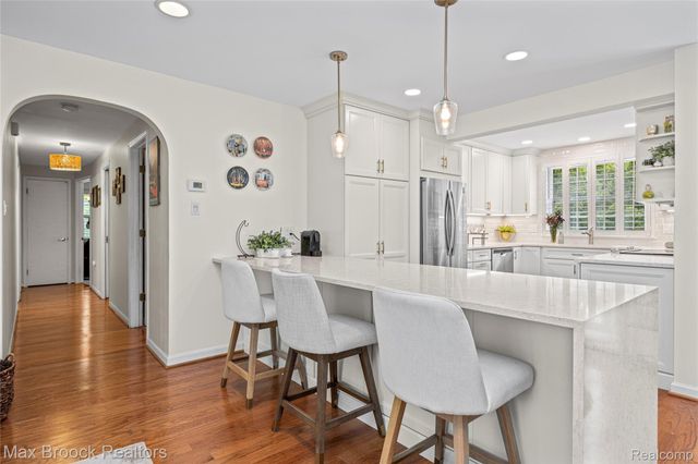 6485 Thurber Road, Bloomfield Hills, MI 48301