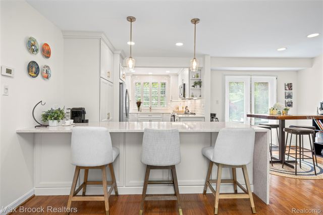 6485 Thurber Road, Bloomfield Hills, MI 48301