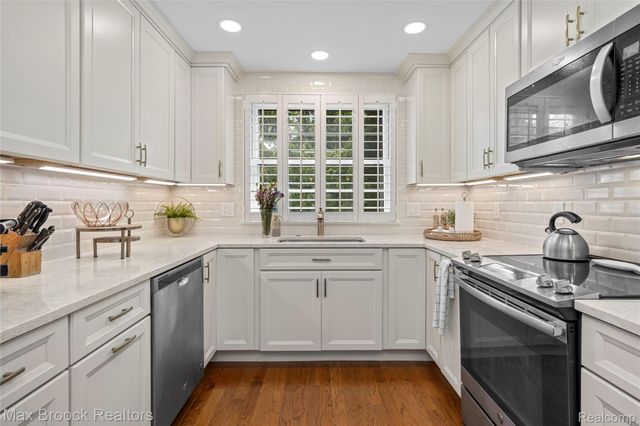 6485 Thurber Road, Bloomfield Hills, MI 48301
