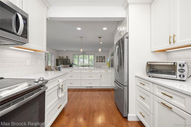 6485 Thurber Road, Bloomfield Hills, MI 48301