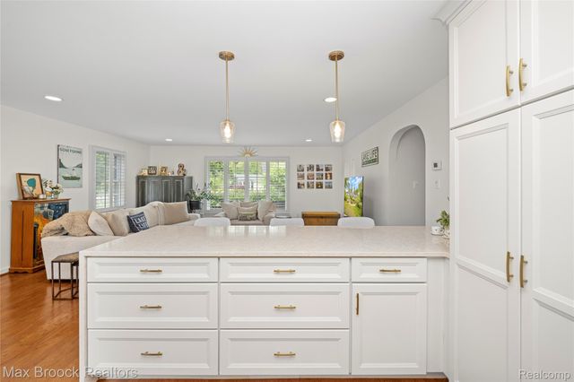 6485 Thurber Road, Bloomfield Hills, MI 48301