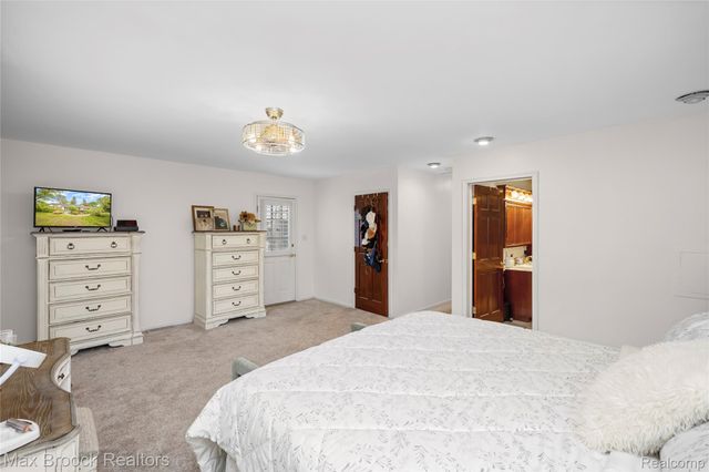 6485 Thurber Road, Bloomfield Hills, MI 48301