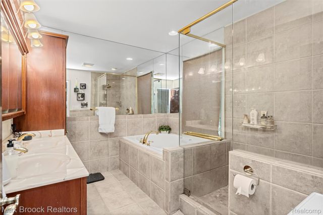 6485 Thurber Road, Bloomfield Hills, MI 48301