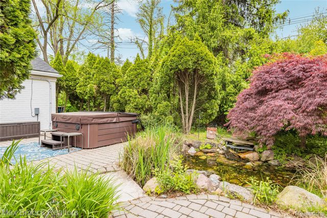6485 Thurber Road, Bloomfield Hills, MI 48301