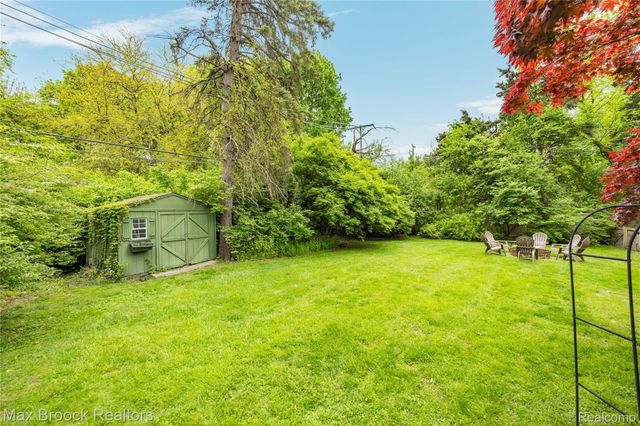 6485 Thurber Road, Bloomfield Hills, MI 48301