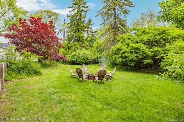 6485 Thurber Road, Bloomfield Hills, MI 48301