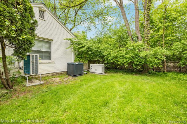 6485 Thurber Road, Bloomfield Hills, MI 48301