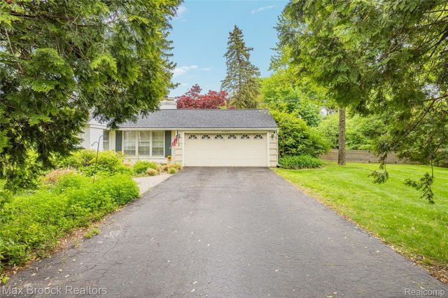 6485 Thurber Road, Bloomfield Hills, MI 48301