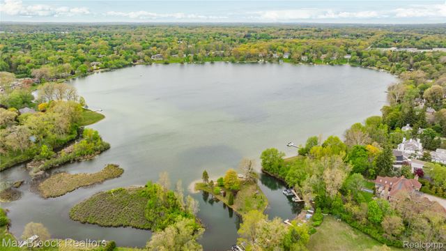 6485 Thurber Road, Bloomfield Hills, MI 48301