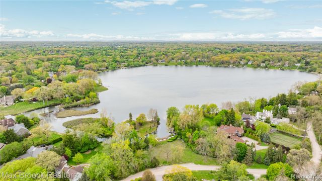 6485 Thurber Road, Bloomfield Hills, MI 48301