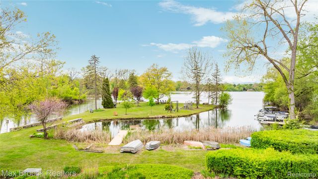 6485 Thurber Road, Bloomfield Hills, MI 48301