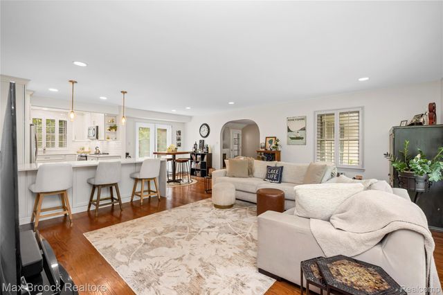 6485 Thurber Road, Bloomfield Hills, MI 48301