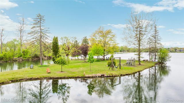 6485 Thurber Road, Bloomfield Hills, MI 48301